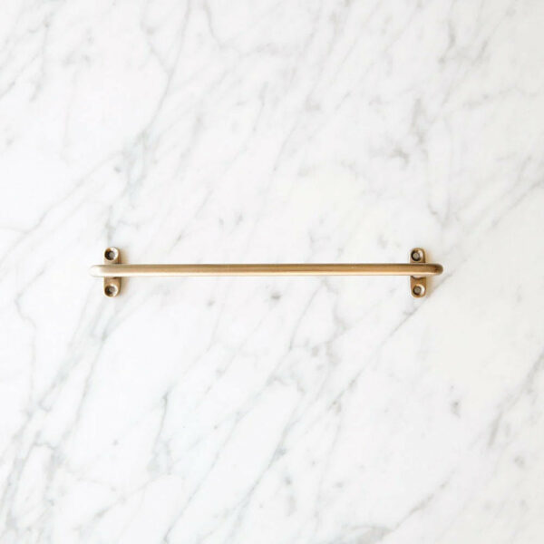 minimal-brass-towel-bar